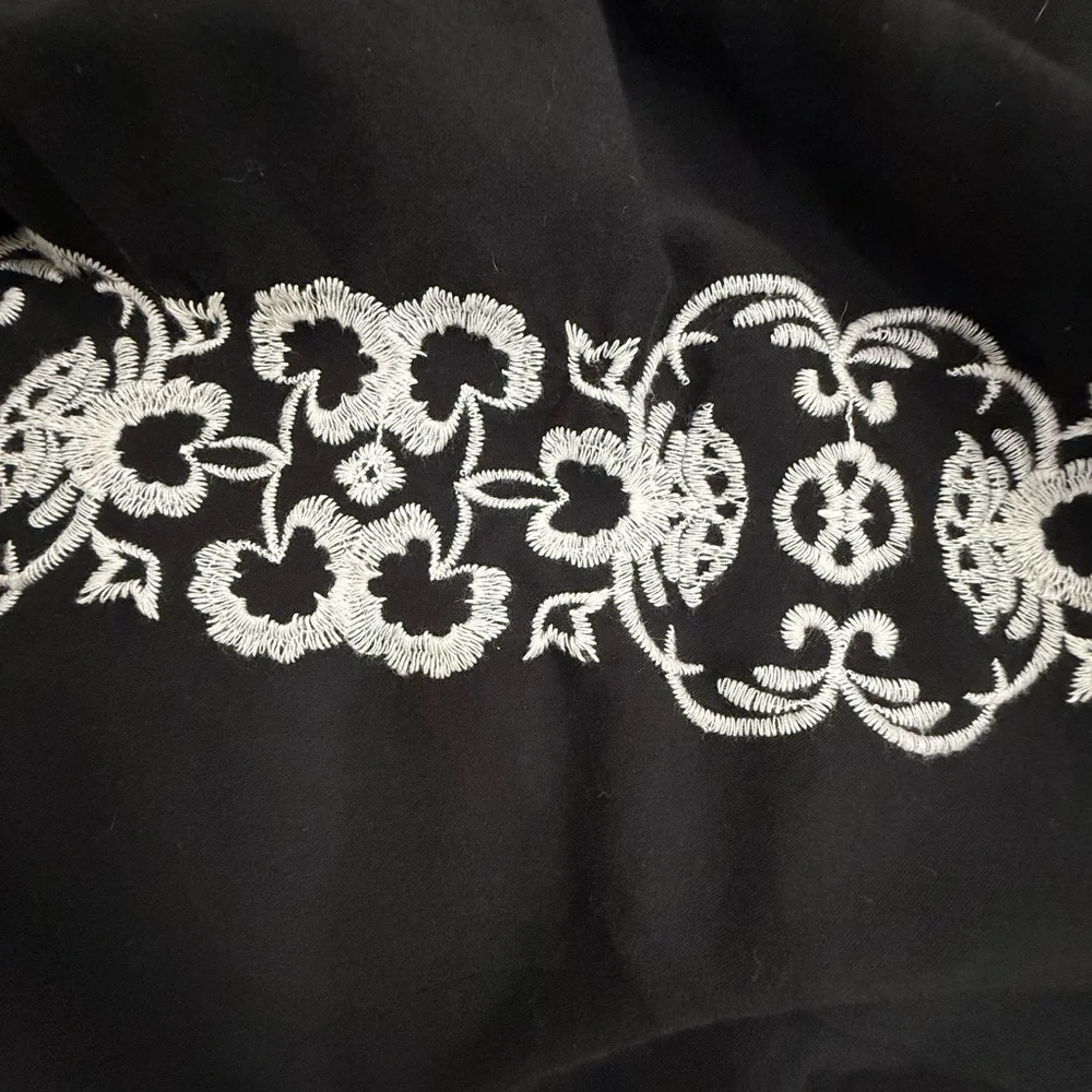 Old Navy Embroidered V Neck Swing Tiered Dress Black Medium Tall - Picture 5 of 10